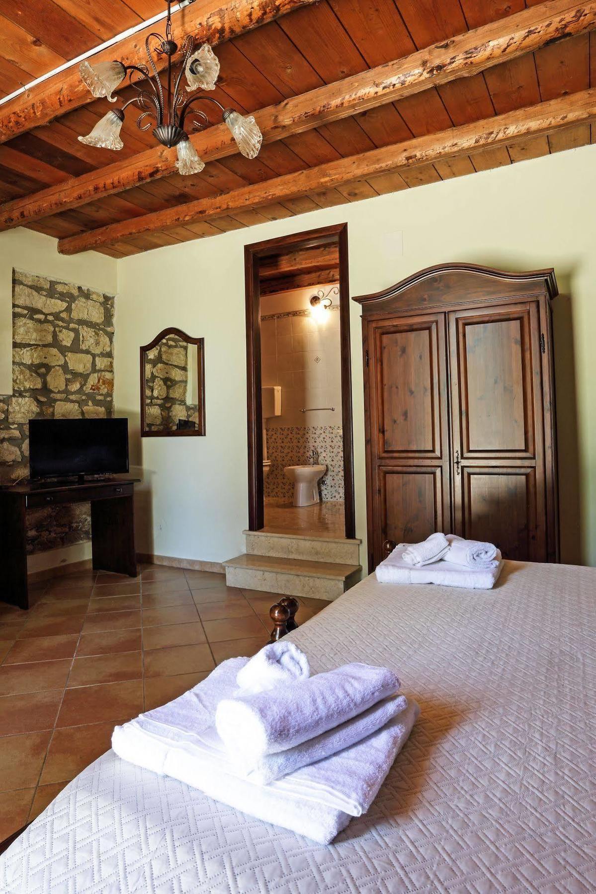Roccamena Agriturismo Tenute Pollara מראה חיצוני תמונה